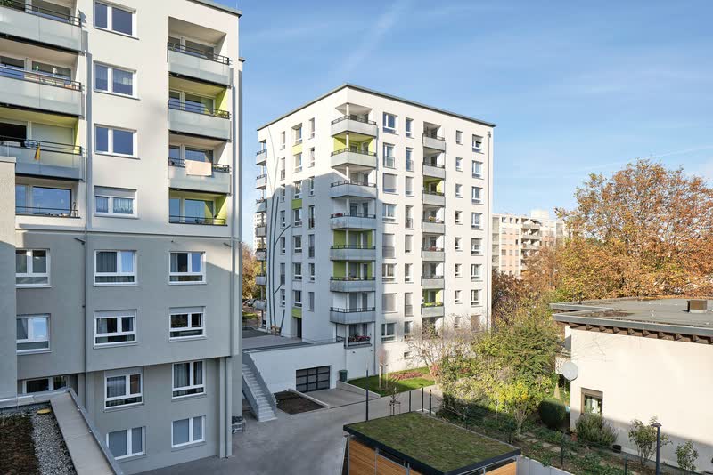 AWO Seniorenwohnanlage Weingarten, Haus 8 – zwei Wohnhochhäuser mit Innenhof