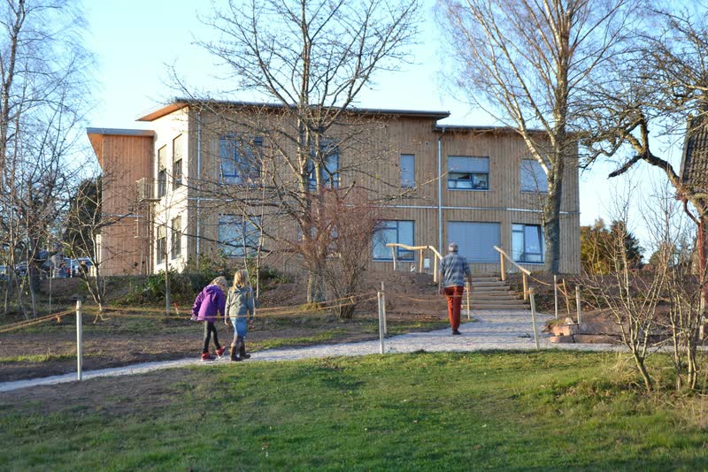 Freie Waldorfschule Freudenstadt – Schulgebäude mit Außengelände